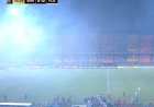 Confusão nas arquibancadas paralisa jogo entre Medellín e Flamengo pela Libertadores  Título: