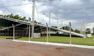 Começa a montagem da estrutura para a festa dos 33 anos de Mercedes