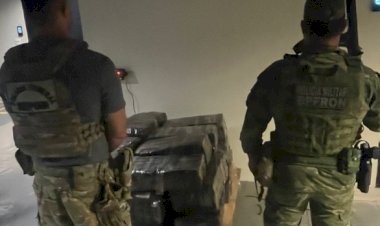 BPFRON e Polícia Federal apreendem mais de 360 quilos de maconha e prendem jovem em Mercedes