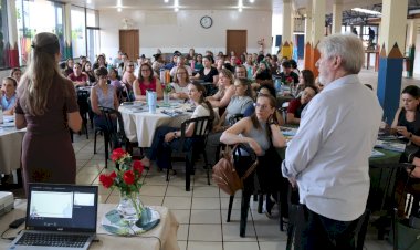 Professores da Educação Infantil participam de reunião de alinhamento para o ano letivo em Nova Santa Rosa