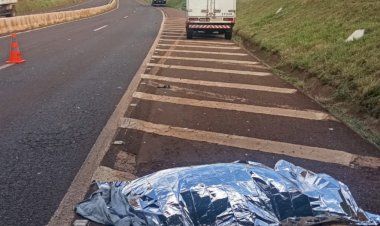 Mulher morre ao ser  atropelada na PRC-467 em Cascavel