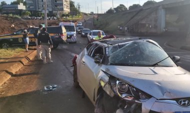 Atualizado: PRF apreende 45 kg de maconha após perseguição e capotamento na BR-277