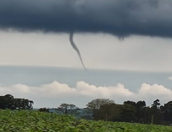 ATENÇÃO: Formação tornádica é registrada em Francisco Alves nesta quinta-feira (13)