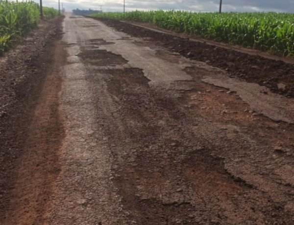 Secretaria de Agricultura recupera trecho da Estrada Gaúcha, no interior de Alto Santa Fé