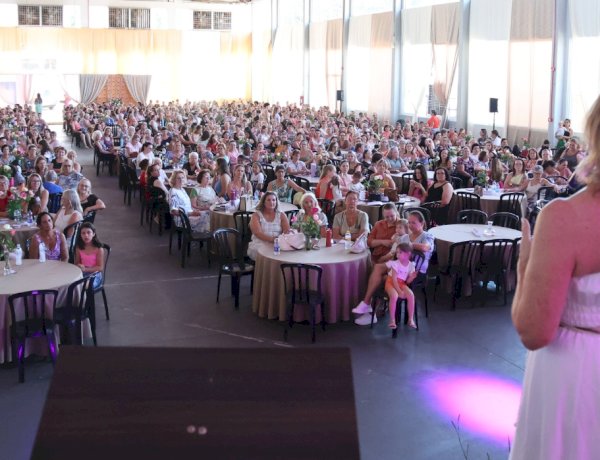 Evento reúne cerca de mil mulheres em comemoração ao Dia da Mulher em Nova Santa Rosa
