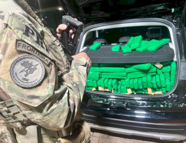 PRF apreende adolescente com quase meia tonelada de drogas na BR-277