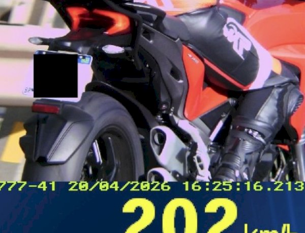 Mais de 5 mil motoristas são flagrados em excesso de velocidade no feriado de Tiradentes no Paraná