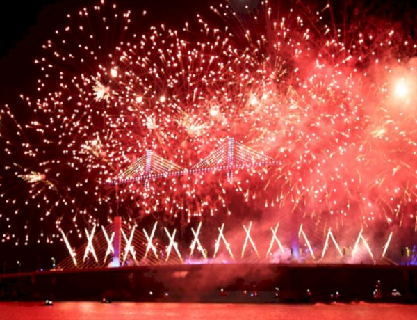 Show de luzes, drones e música emociona o público e celebra entrega da Ponte de Guaratuba 01/05/2026 - 20:17