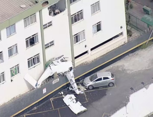 Avião de pequeno porte cai em bairro residencial de Belo Horizonte e deixa mortos e feridos