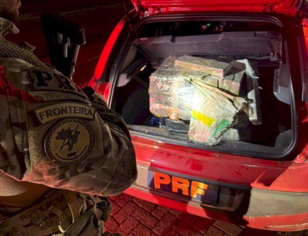 Casal  foi  preso  hoje (18) de manhã pela PRF com mais de 120 quilos de maconha na BR-277 em Cascavel