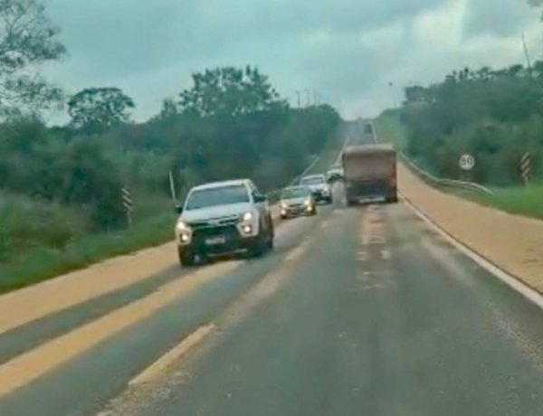 Derramamento de soja é registrado na BR-163 entre Marechal Rondon e Mercedes