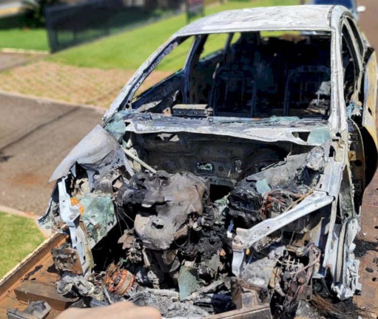 Veículo de Nova Santa Rosa é destruído pelo fogo na BR 163 perto de Toledo