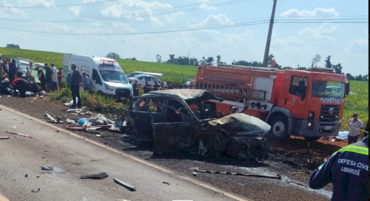 TRAGEDIA: Acidente envolvendo 2 caminhões, 1 carro em chamas, 1 morto, 4 gravemente feridos, várias ambulâncias e dois helicópteros   na pista é o saldo de um acidente hoje a tarde  na BR-369 em Ubiratã