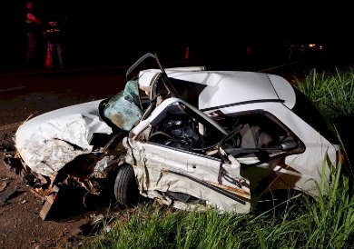 Um morto e dois feridos em Colisão entre Amarok e Gol  na PR-323, em Perobal