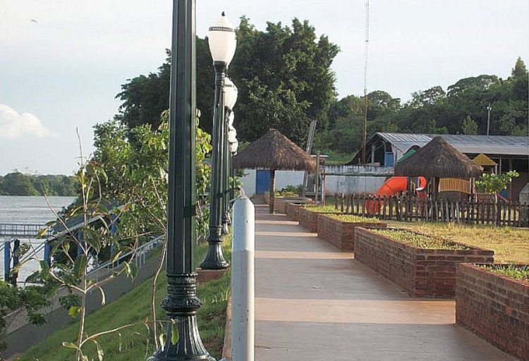 Lancha, barco e vários motores são furtados  em atracadouro no Rio Paraná