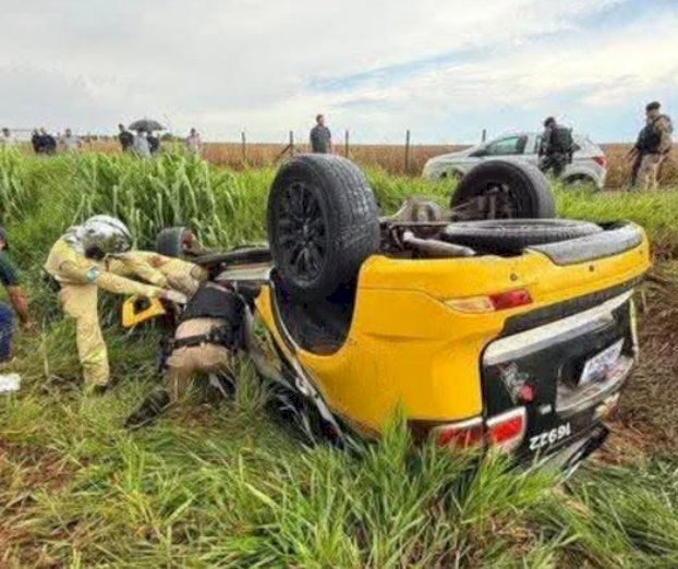 Policial morre e outro fica em estado grave após capotamento de viatura na PR-323