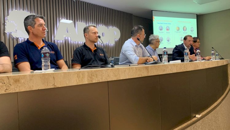 Prefeitos da região Oeste cobram soluções da Copel durante assembleia da AMOP