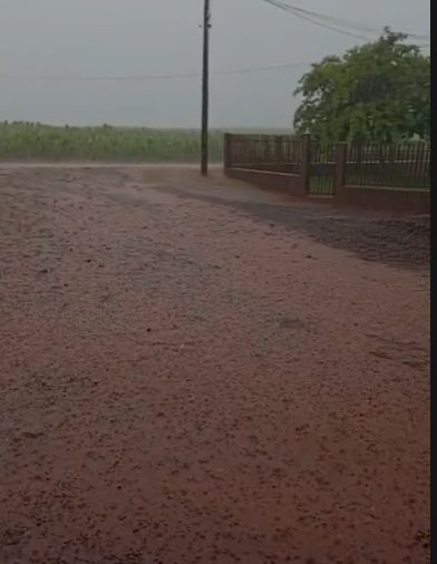 Frente fria traz chuva ao Oeste do Paraná após longo período de estiagem em alguns municípios
