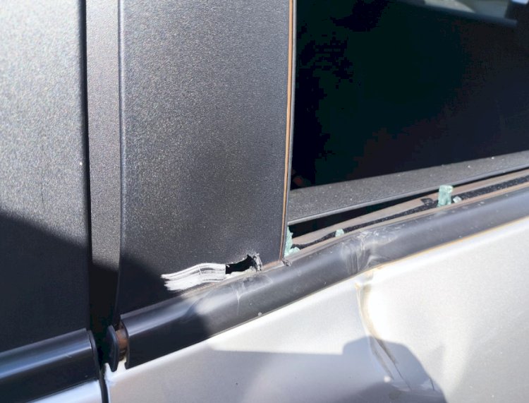 Mulher  fica ferida em acidente entre moto e carro  na rua sete de setembro  em Marechal Rondon