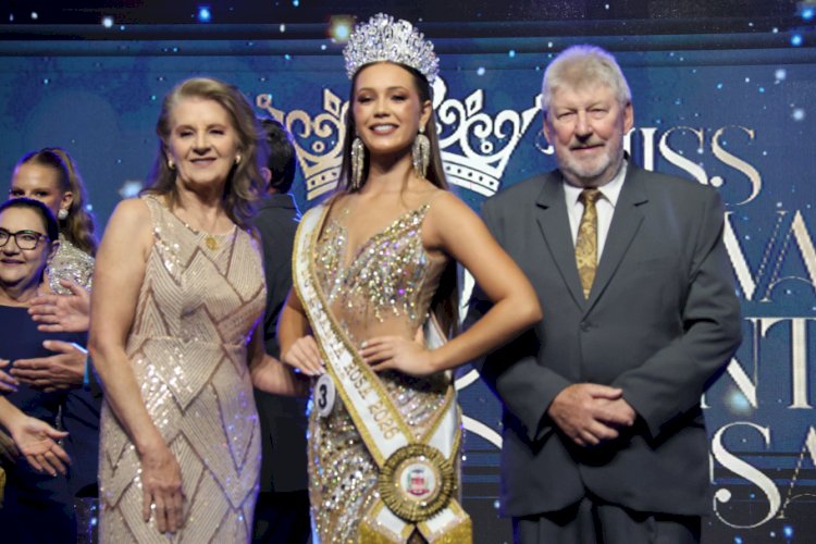 Laiane Vanessa Leske é eleita Miss Nova Santa Rosa 2026 em noite de festa e grande público