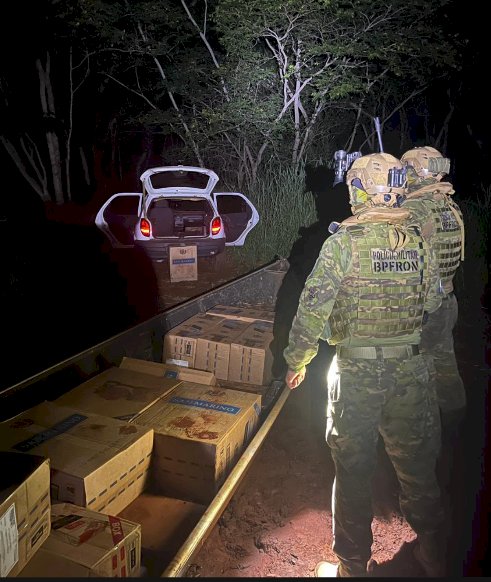 BPFRON apreende embarcação, veículo e carga de cigarros contrabandeados em Santa Helena