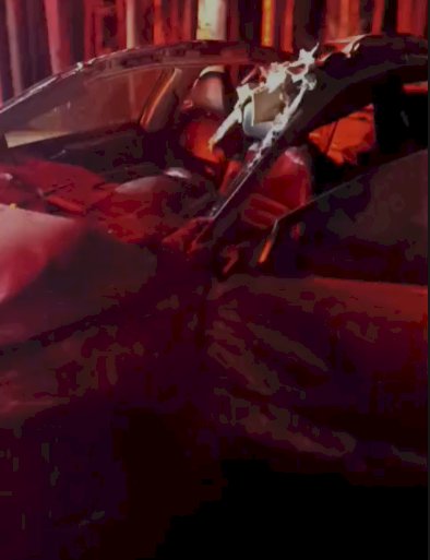 ATUALIZANDO: Jovem de 22 anos  fica gravemente ferido após  bater Jetta contra anteparo e árvores na PR-490