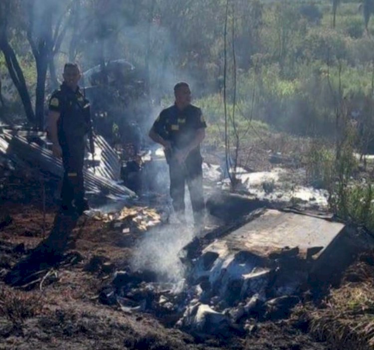 Avião  cheio de dinheiro da empresa Prosegur cai, pega fogo, mata piloto e deixa três feridos na fronteira
