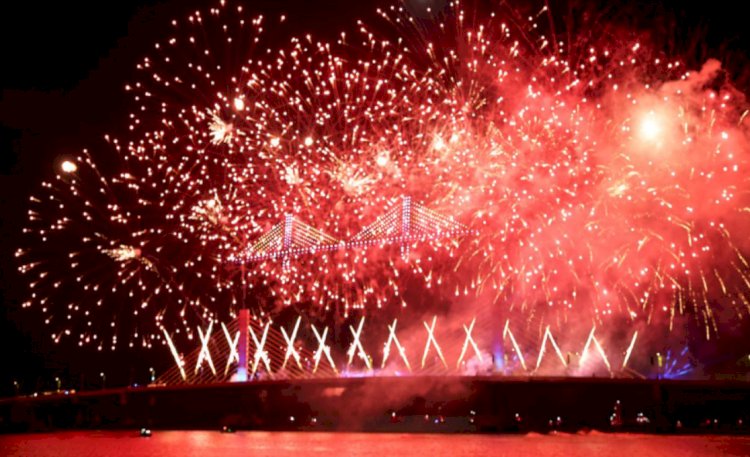 Show de luzes, drones e música emociona o público e celebra entrega da Ponte de Guaratuba 01/05/2026 - 20:17