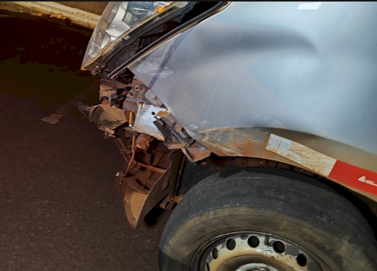Acidente entre van e Hyundai Tucson é registrado em cruzamento de Nova Santa Rosa