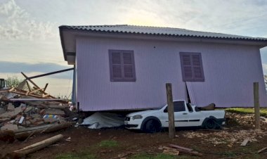Casa é arrastada pelo vento em Barra Bonita no oeste catarinense