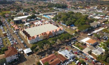 Interessados em explorar estacionamento no entorno do parque de exposições durante a Oktoberfest 2025 devem solicitar alvará