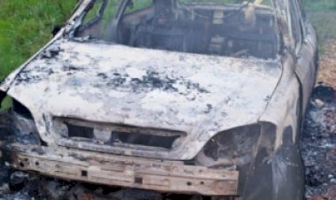 Polícia investiga caso de veículo incendiado encontrado na manhã de hoje proximo a sanga forquilha Mercedes