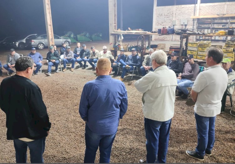 Agricultores aprovam proposta de pavimentação entre Linha Jundiaí e Vila Cristal, em Nova Santa Rosa