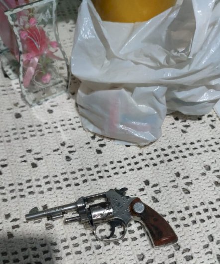 21 pessoas com atuação no tráfico de drogas, comércio ilegal de armas de fogo e lavagem de capitais são presas