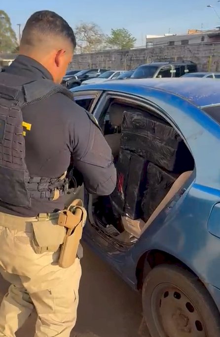 PRF apreende veículos carregados com cigarros contrabandeados na BR-277 em Cascavel