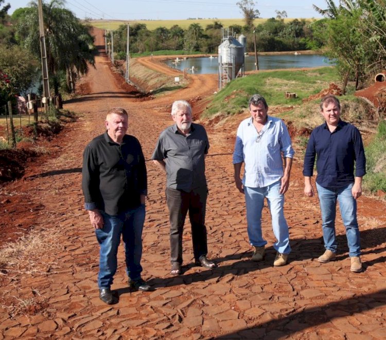 Nova Santa Rosa inicia a execução de mais de 9 quilômetros de asfalto em estradas rurais