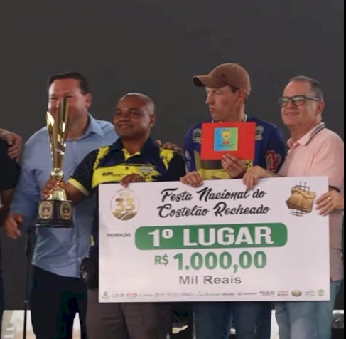 Milhares de pessoas prestigiam a Festa do 33º aniversário  de Mercedes, considerada uma das maiores já realizadas