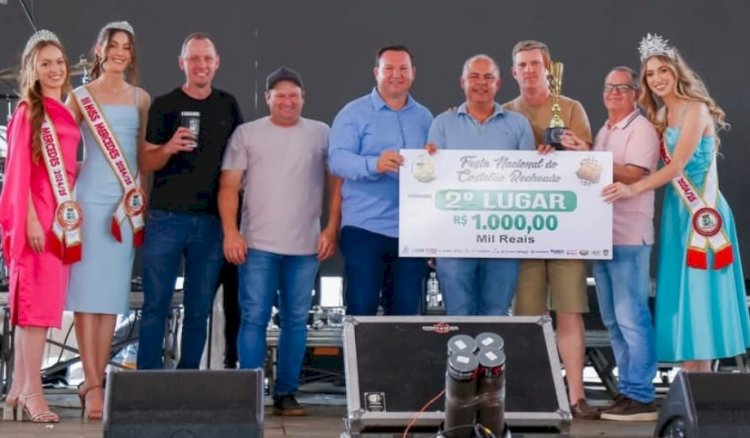 Milhares de pessoas prestigiam a Festa do 33º aniversário  de Mercedes, considerada uma das maiores já realizadas