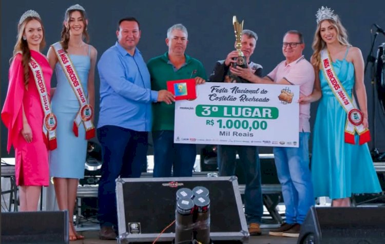 Milhares de pessoas prestigiam a Festa do 33º aniversário  de Mercedes, considerada uma das maiores já realizadas