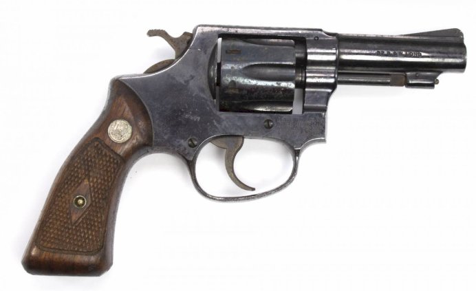 POLÍCIA MILITAR CUMPRE MANDADO DE PRISÃO E APREENDE ADOLESCENTE ARMADO EM GUAÍRA