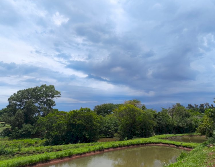 Atualizado: Foto do satélite mostra sistema frontal no Oeste do Paraná  com previsão de  tempestades na região