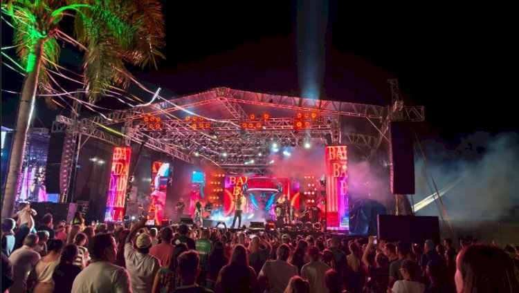 Thaeme e Thiago fecham com grande público o Ecoturismo 2025 em Porto Mendes