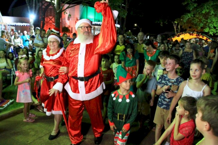 Emoção e encantamento marcaram a noite de domingo (30) no Natal da Família de Nova Santa Rosa