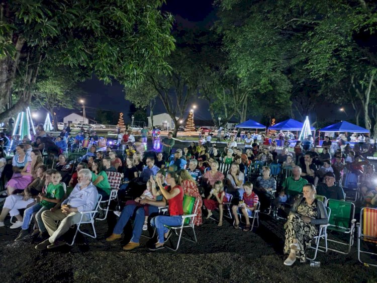 Natal da Família encanta moradores de Planalto do Oeste com apresentações culturais e grande participação popular