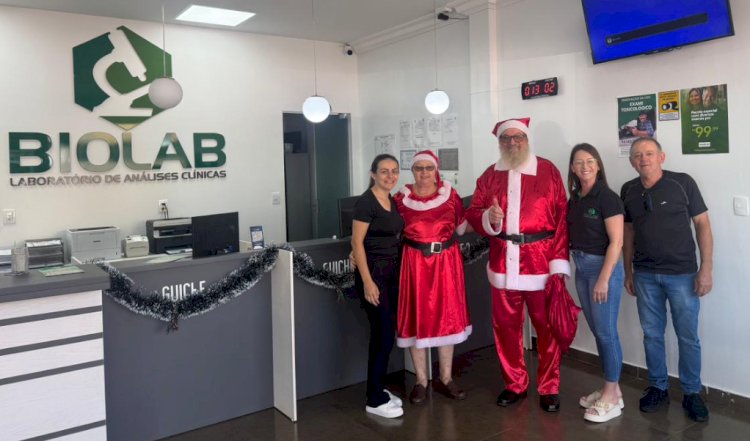Papai Noel visita o comércio de Nova Santa Rosa e leva o espírito natalino às empresas