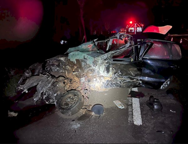 Colisão frontal na br-277 deixa um morto e um ferido grave